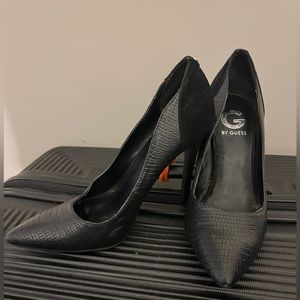 Guess pump heels